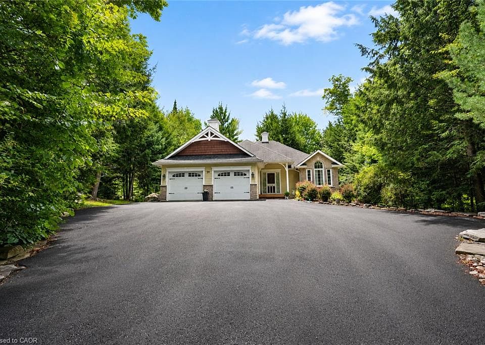 1st image of 20 Deerhurst Highlands Dr