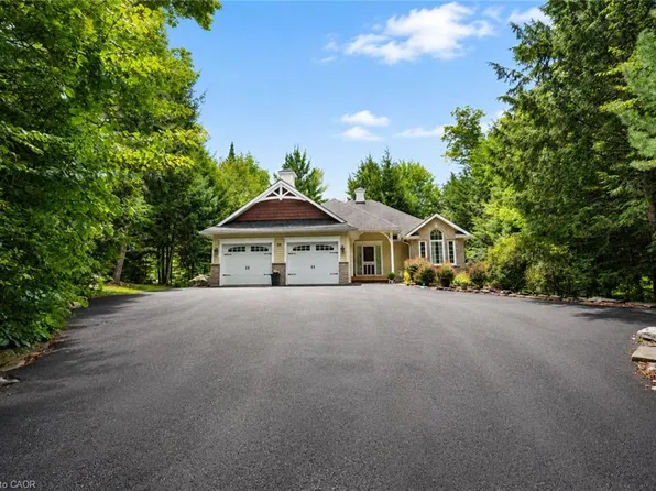 20 Deerhurst Highlands Dr, Huntsville, ON P1H 1B1