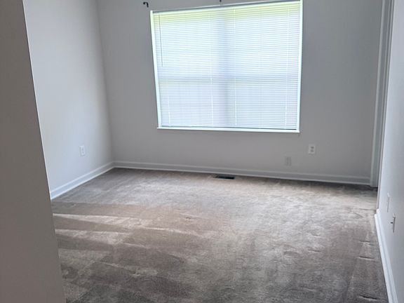 4th image of 76 Heather Rd