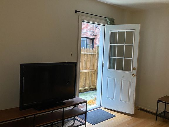 3rd image of 405 S 22nd St #1
