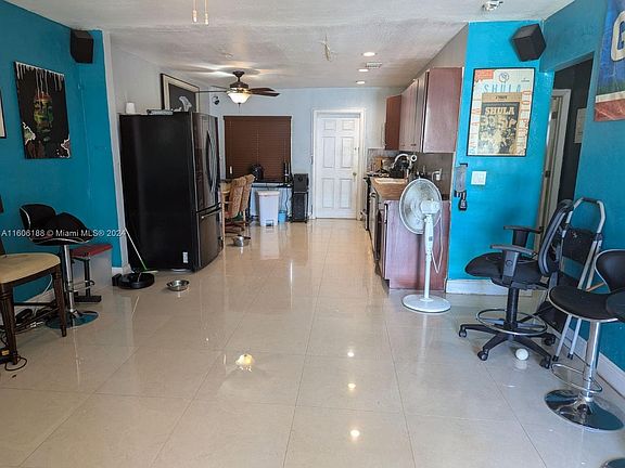 4th image of 6712 SW 18th Ct