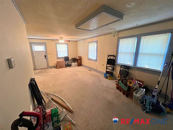 5th image of 805 N 9th St