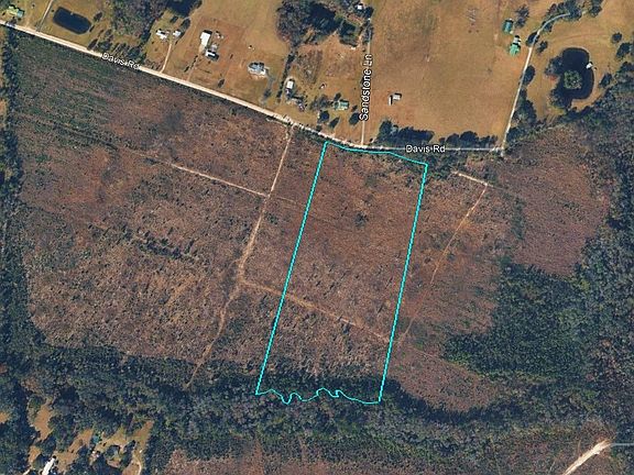 2nd image of 4 Davis Rd