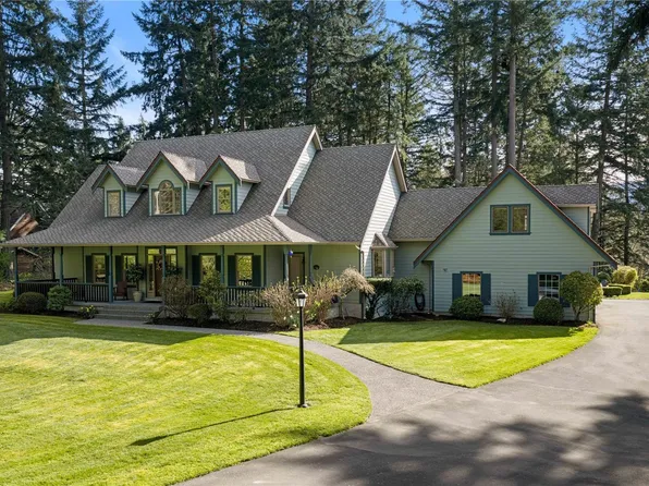 1228 Garden Gate Dr, Central Saanich, BC V8M 2H6