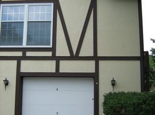 416 Saint Johns Rd APT A, Woodstock, IL 60098