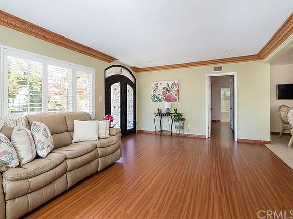 4th image of 10801 Wescott Ave