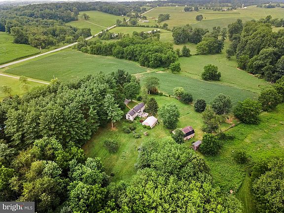 3rd image of 252 Bachmans Valley Rd