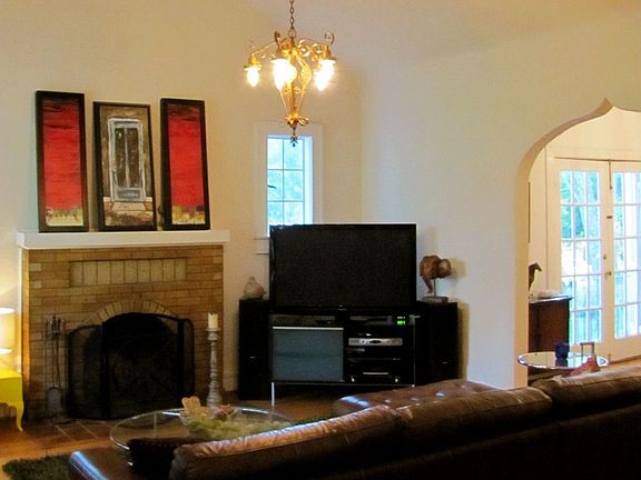 Vaulted Ceiling in Living Room