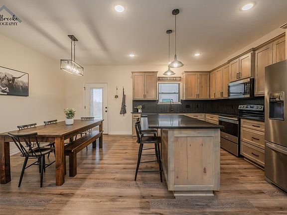 5th image of 3018 Parkhill Rd