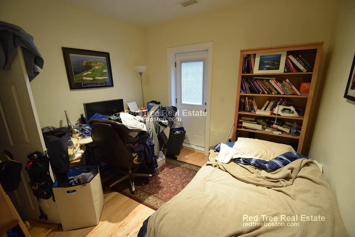 Building Photo - 1203 Beacon St #5A