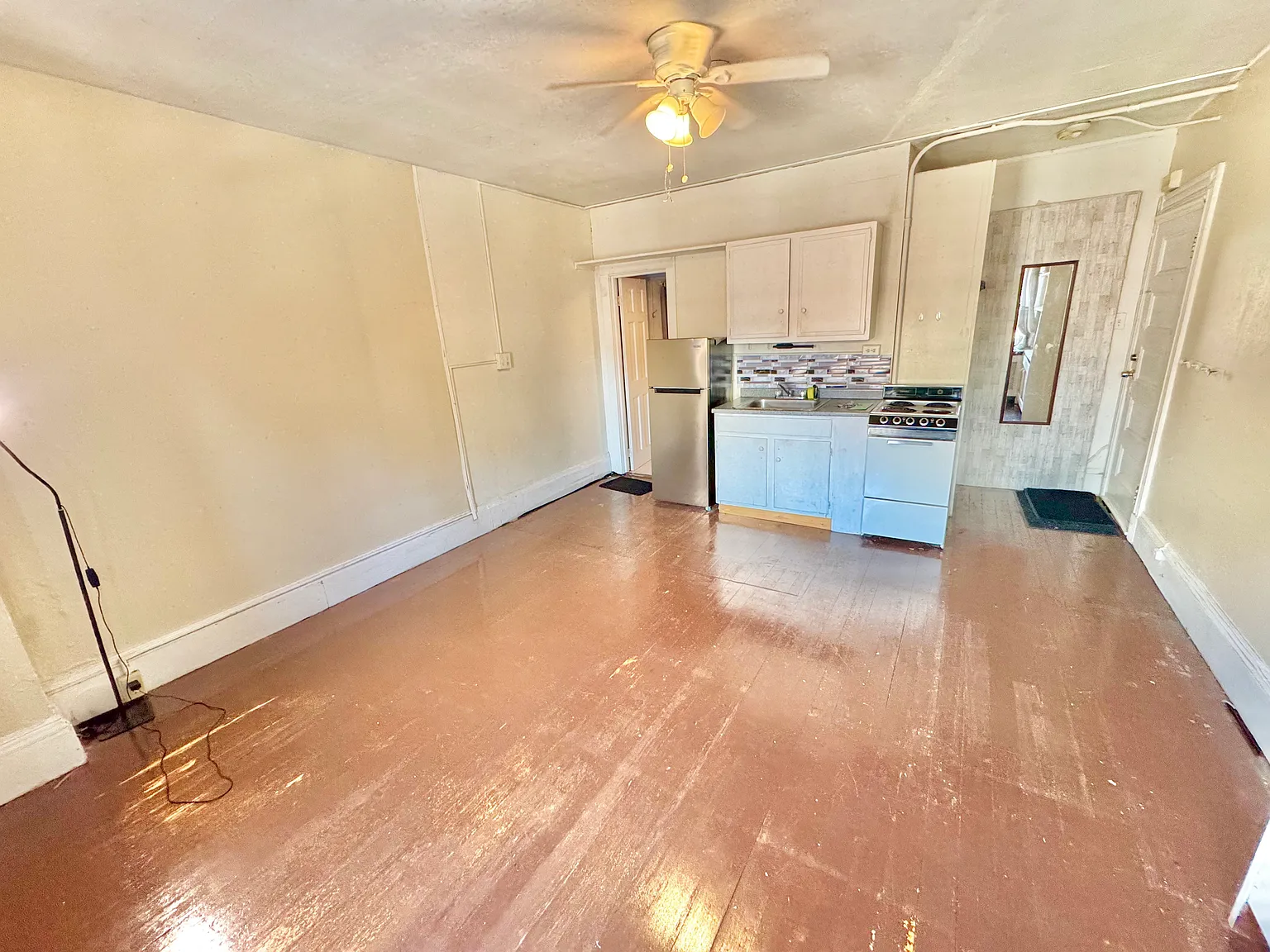 Studio, $1,800 — Photo 2