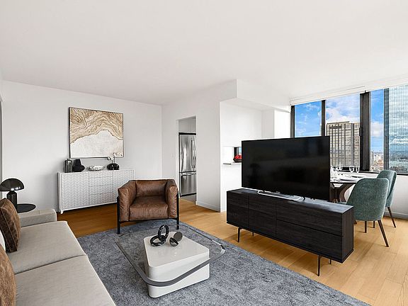 4th image of 124 W 60th St APT 17D