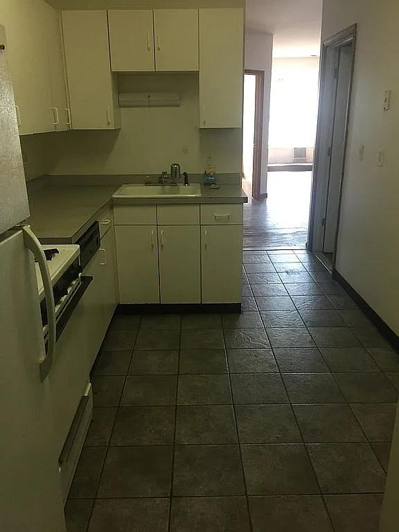 2 bed, $1,200 — Photo 4