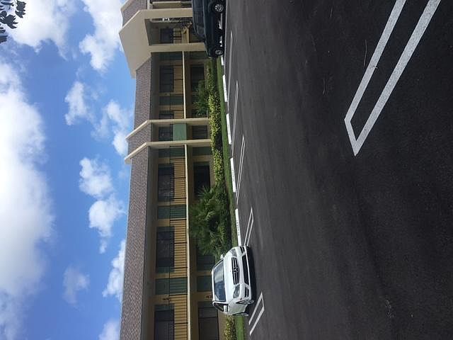 2nd image of 1805 Meadows Cir W