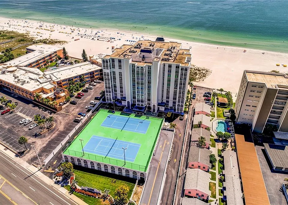 4950 Gulf Blvd #304