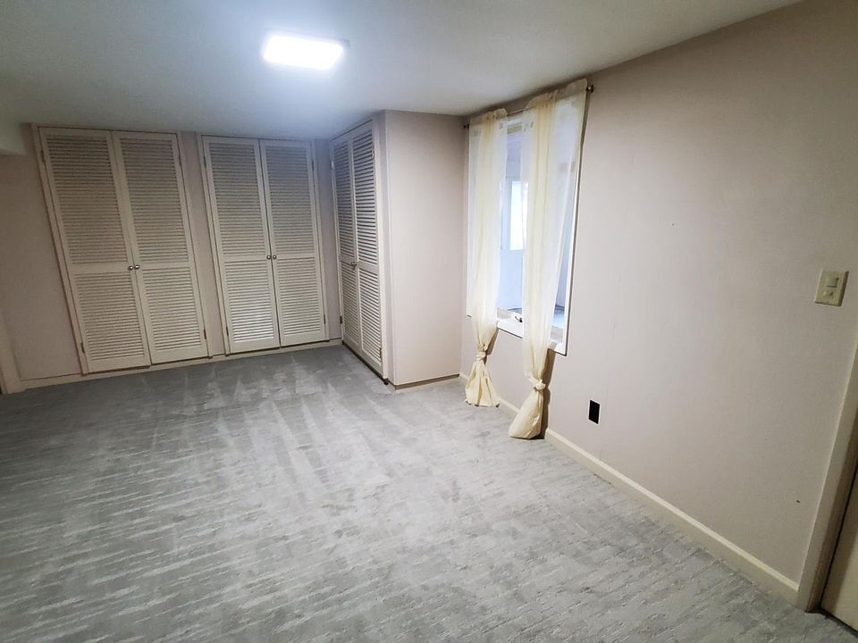 Large bedroom with tons of storage. New carpet!!!