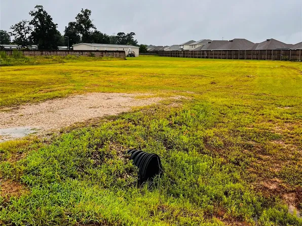 511 Ashlawn Dr, Conroe, TX 77303