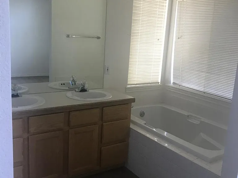 791 Nighthawk Cir — Photo 2