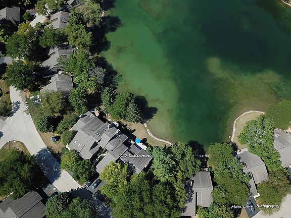 2nd image of 10 Lakewood Cir