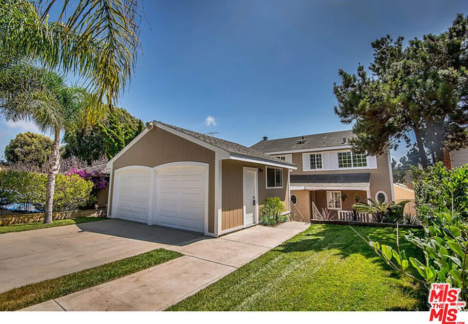 4 bed, 3.0 bath, 2850 sqft, $8,750 — Photo 2