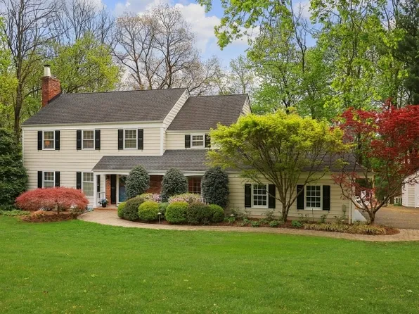 25 Rolling Hill Rd, Bernardsville Boro, NJ 07924