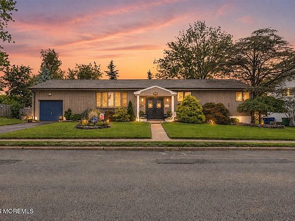 2nd image of 802 Stamford Drive