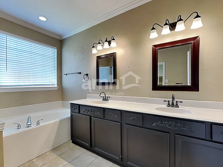 6801 Essex Dr — Photo 11
