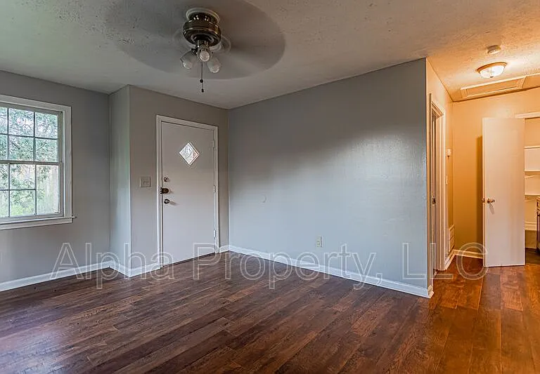 225 Berea Forest Cir #B — Photo 3
