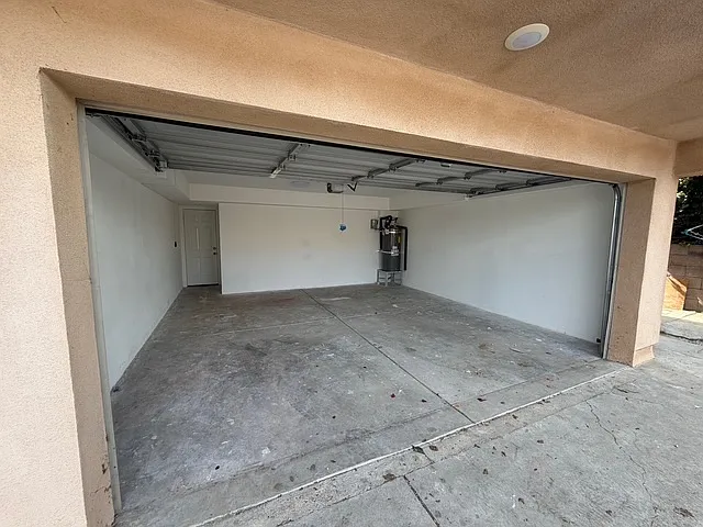 1419 E 50th St — Photo 13