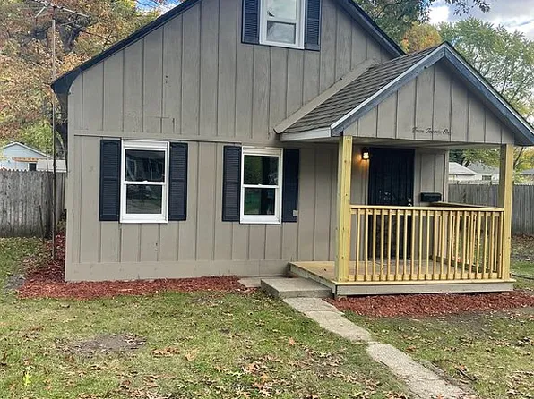 421 S Liberty Pl, Hobart, IN 46342