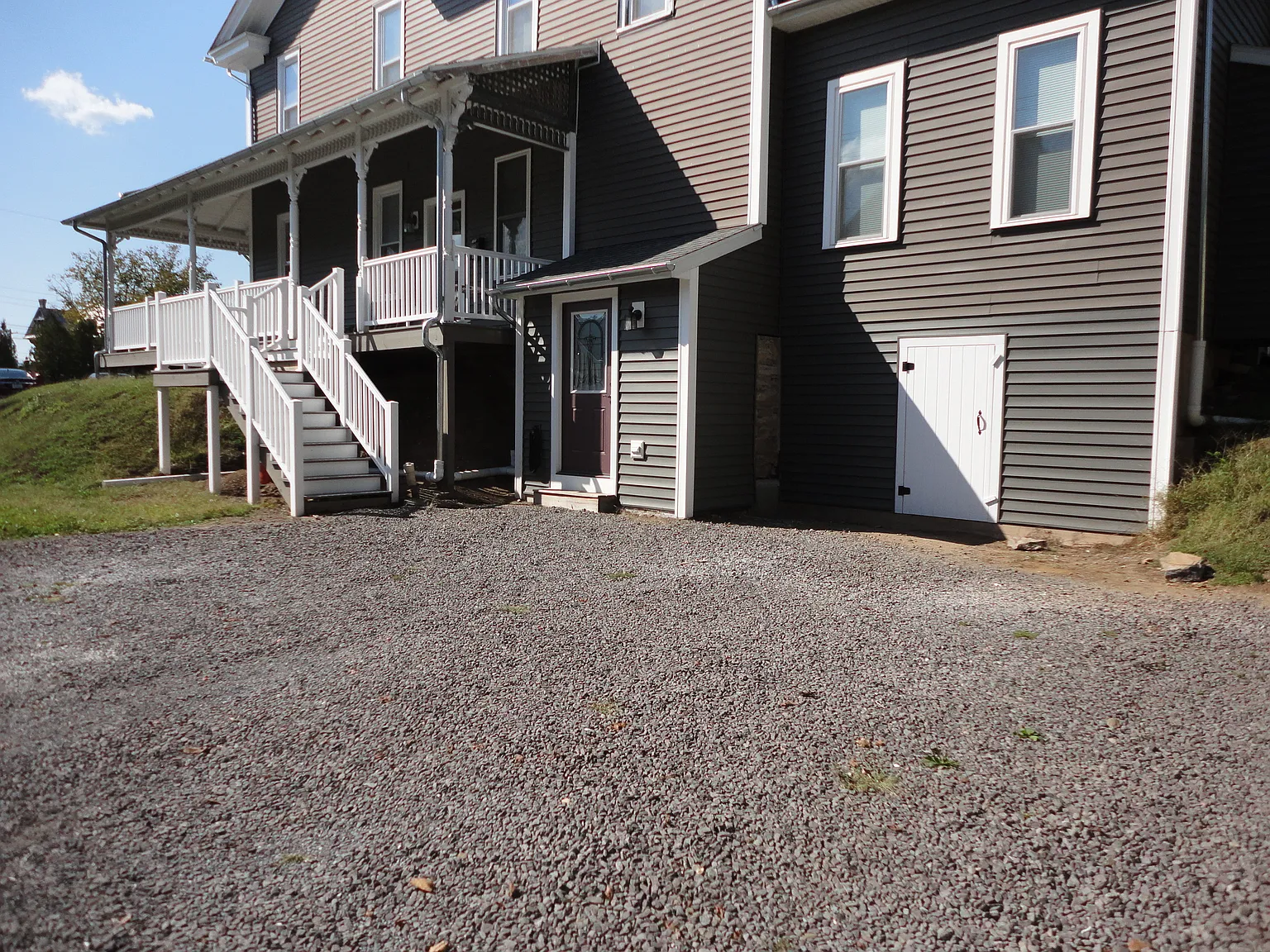 3 bed, 1.5 bath, $1,600 — Photo 2