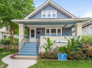 824 S Grove Ave, Oak Park, IL 60304