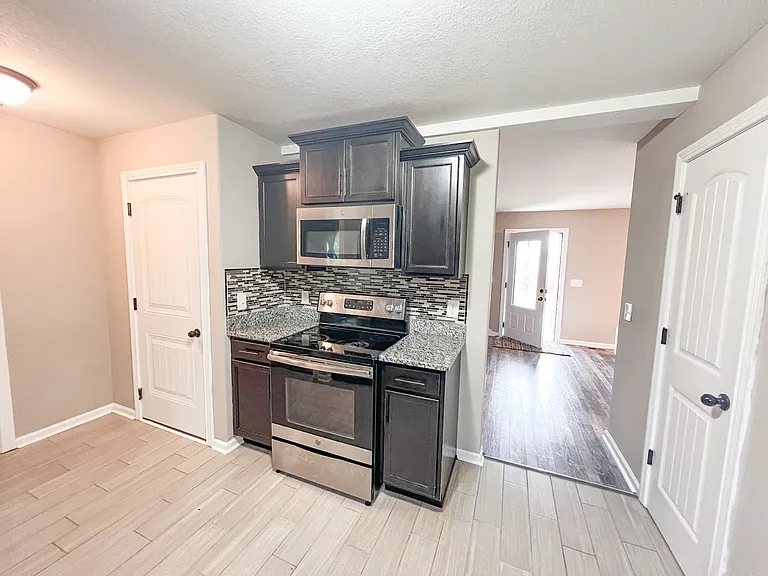 108 Woodtrace Ct — Photo 7