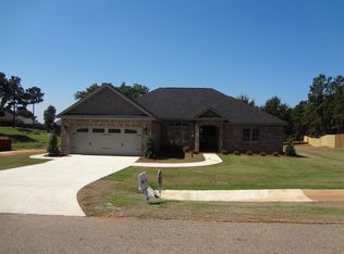 40 Village Ct, Wetumpka, AL 36093