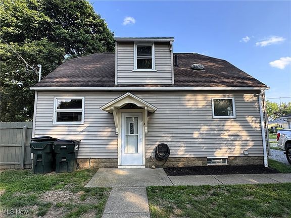 3rd image of 11224 Center St NE