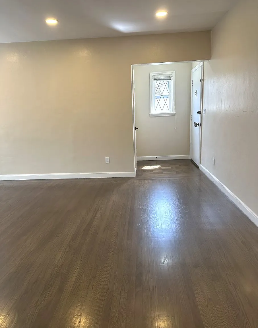 2 bed, 1280 sqft, $4,950 — Photo 3