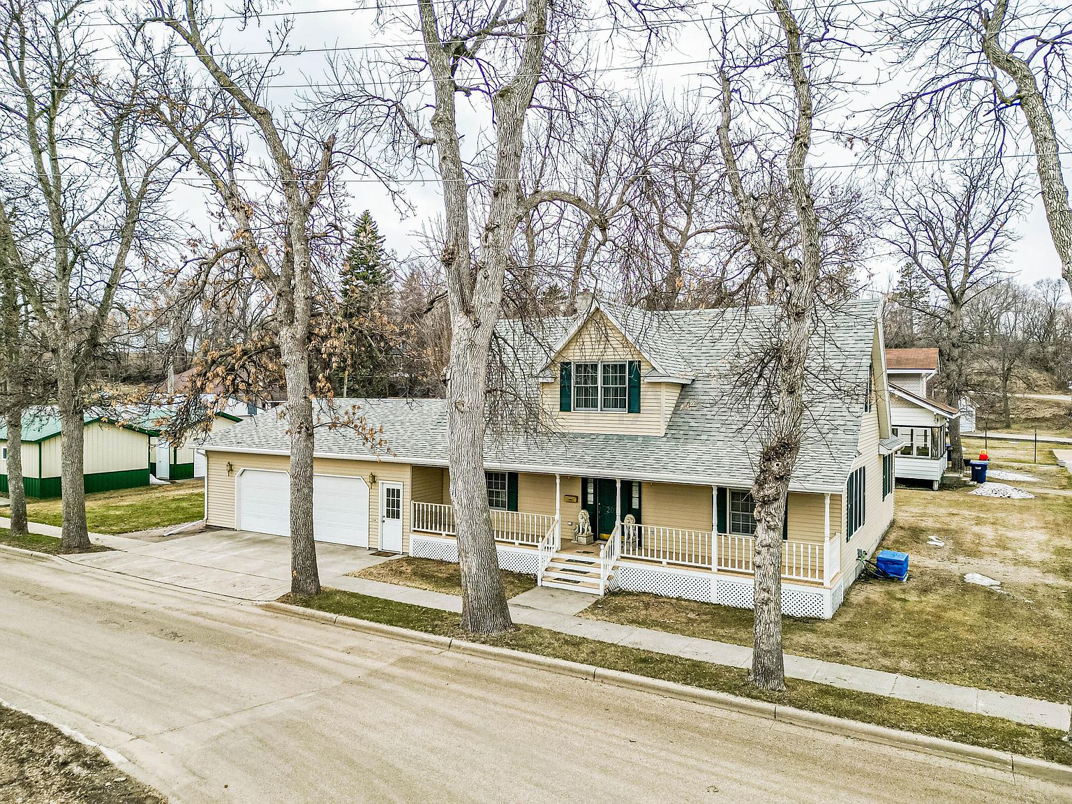 202 Cleveland St, Enderlin, ND 58027 Zillow