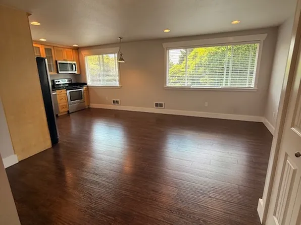 801 N Oakes St #805, Tacoma, WA 98406