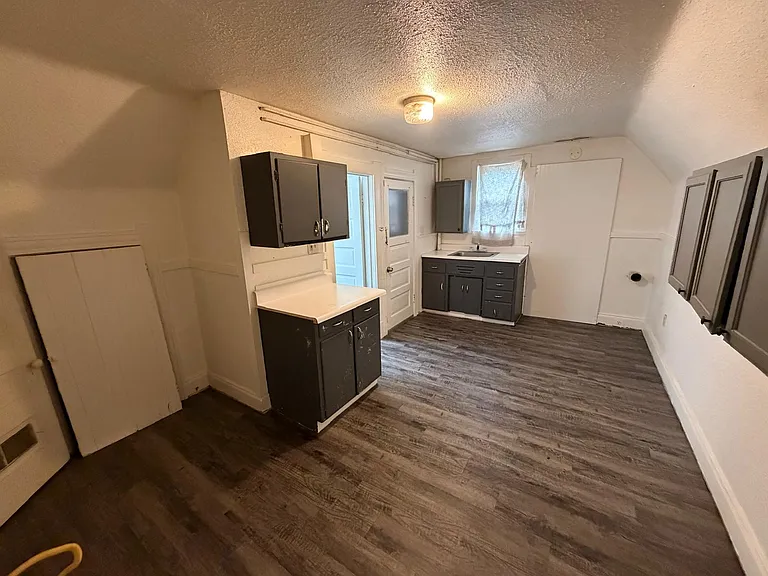240 Dexter St #2 — Photo 11