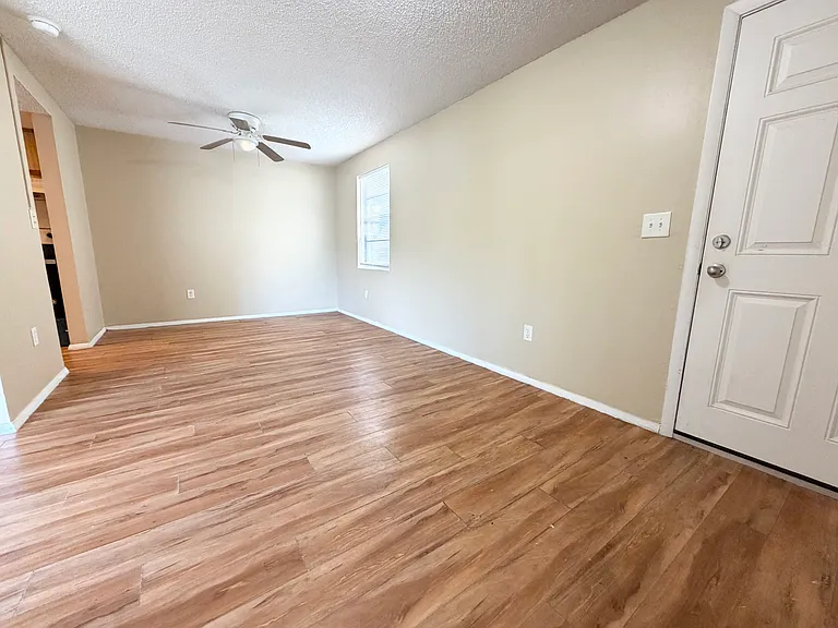 129 Camphor Cir #F — Photo 13