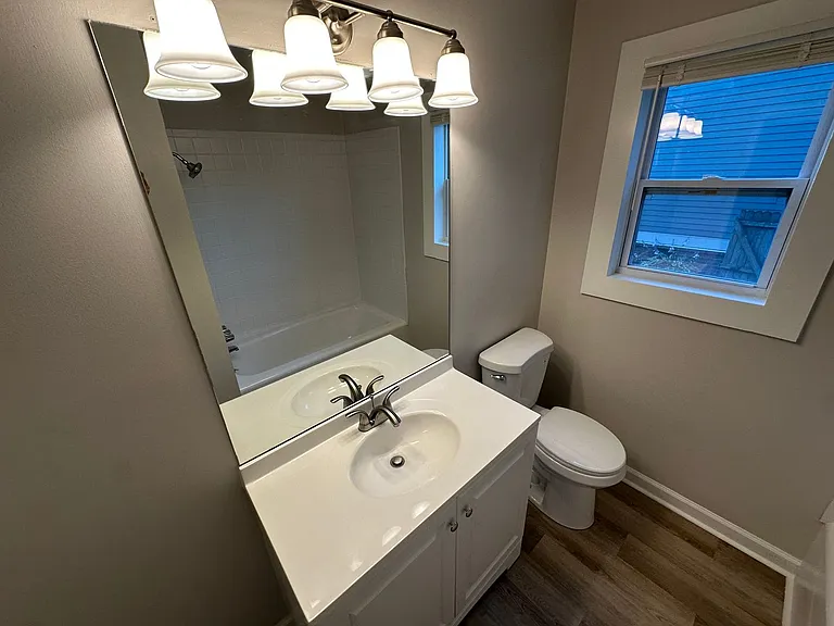 116 N Tarver Ave — Photo 6