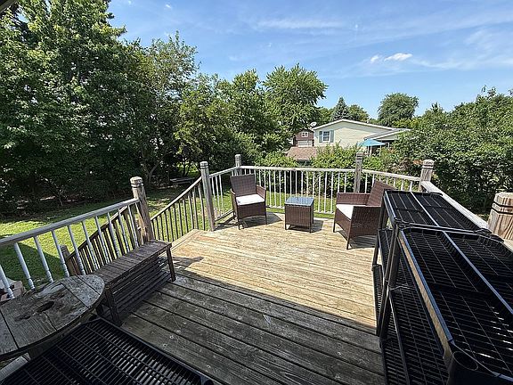 3rd image of 1426 Hanson Dr