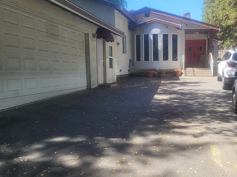 8879 Sunset Ave #HOUSE — Photo 1