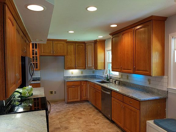 4th image of 6406 Deramus Ave NW
