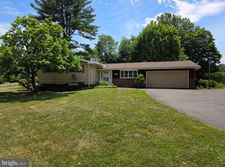 1611 Mark Twain Cir, Bethlehem, PA 18017
