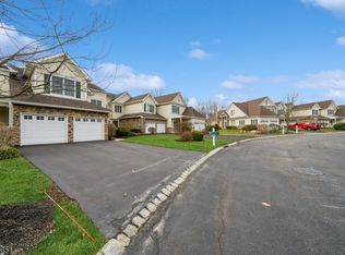 48 Briar Ct, Hamburg, NJ 07419