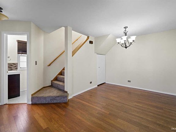 3rd image of 602 Hidden Creek Ln #602