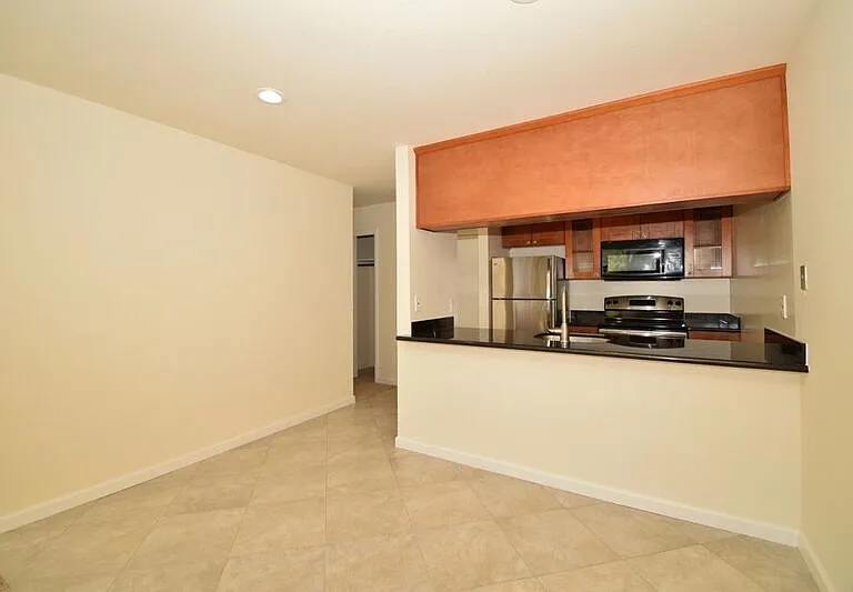 1208 Sir Francis Drake Blvd #6 — Photo 2