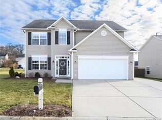 121 Haw River Rd, Fletcher, NC 28732