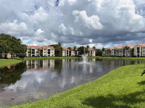 2351 W Preserve Way APT 102, Hollywood, FL 33025